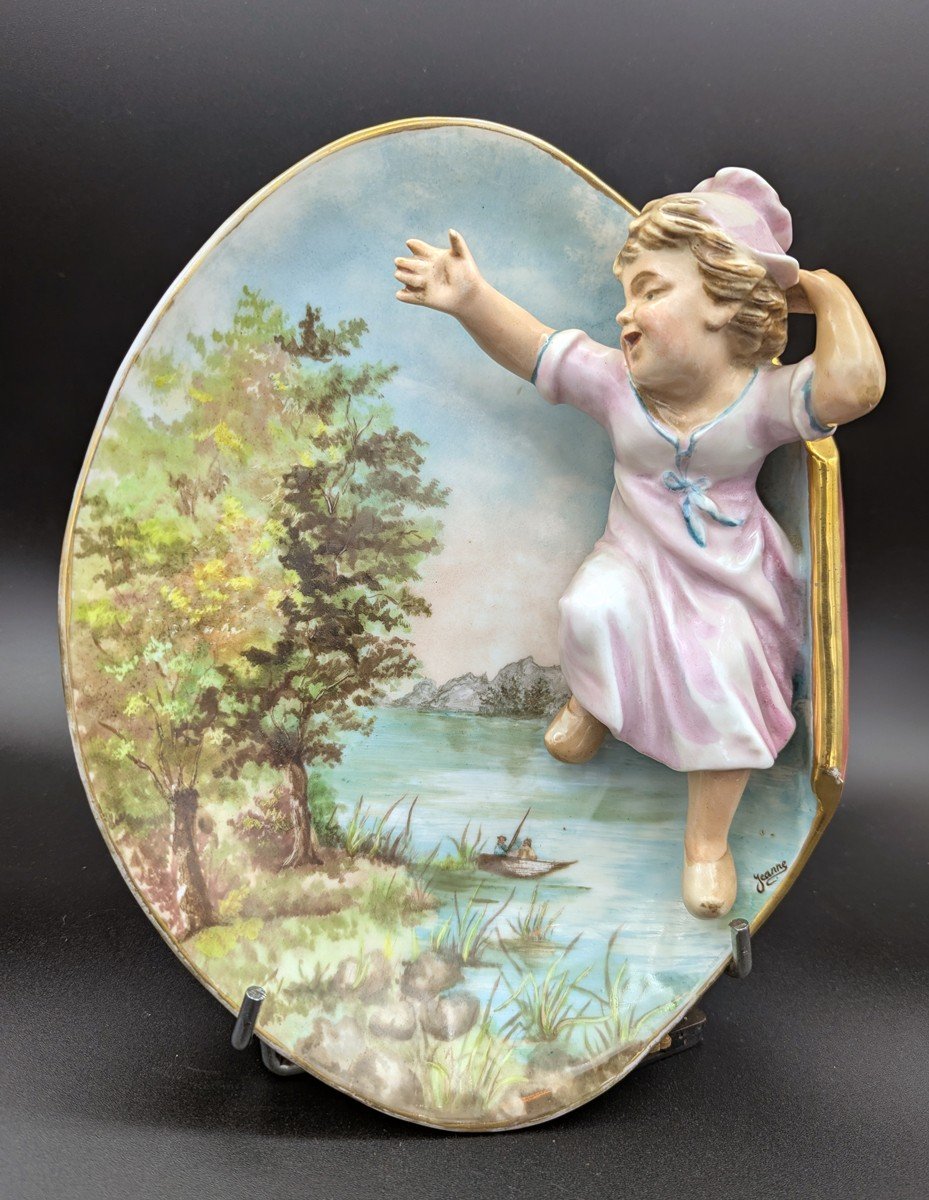 Pair Of Plates Late 19th/early 20th (limoges?) With Children In High Relief In Porcelain-photo-3