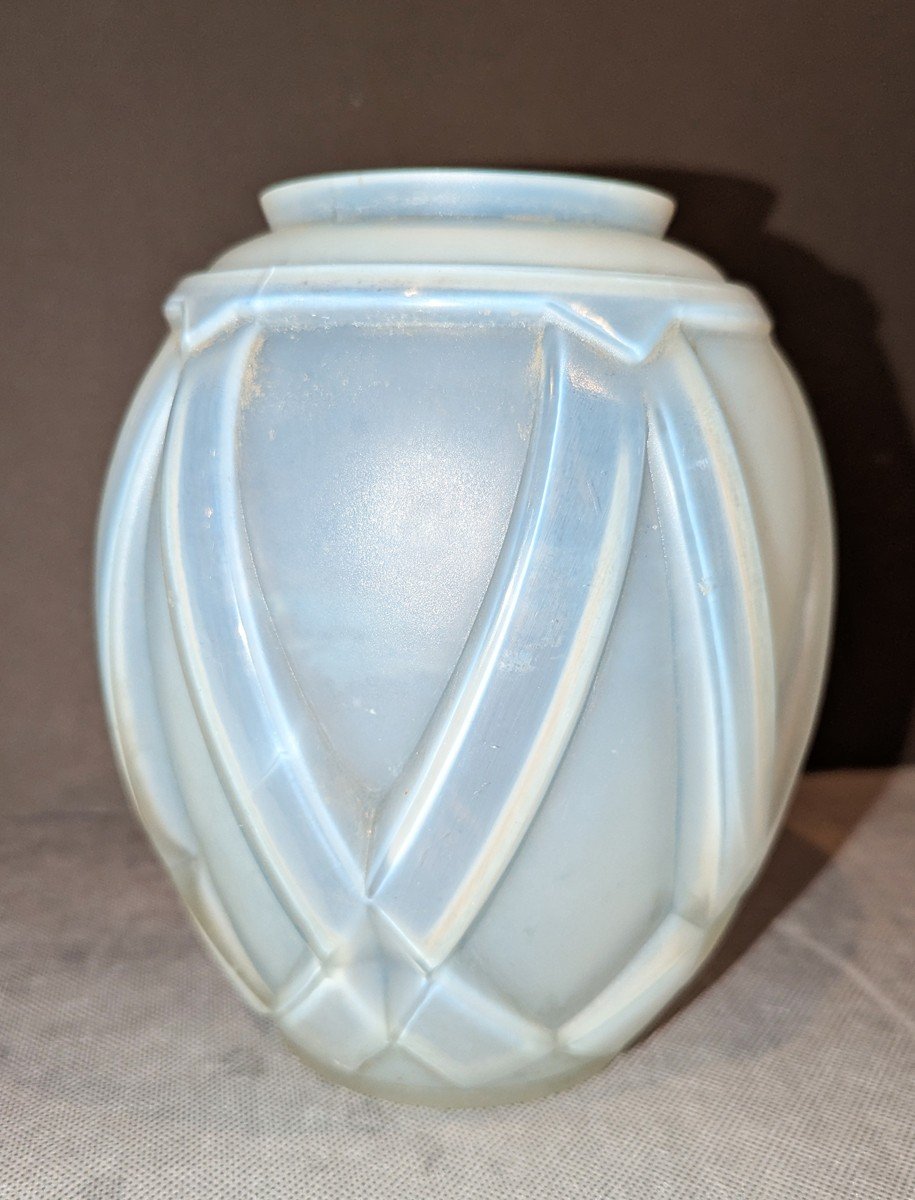 Vase Art Déco En Verre Opalescent André Hunebelle