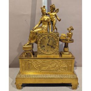 Pendule Empire En Bronze Doré "déesse Assise Et Putti"