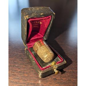 18k Gold Thimble In Case