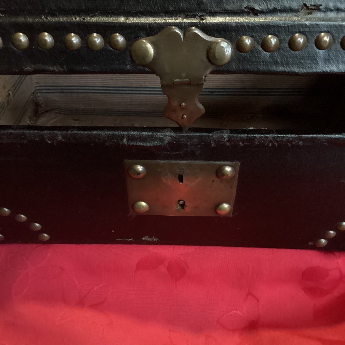 Small Wooden And Leather Chest With Brass Studs, 19th Century.-photo-2