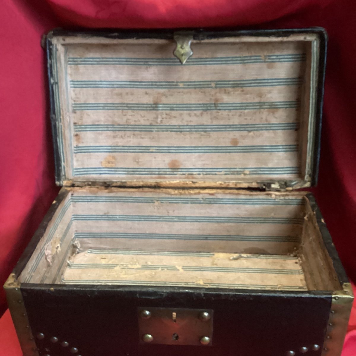 Small Wooden And Leather Chest With Brass Studs, 19th Century.-photo-1