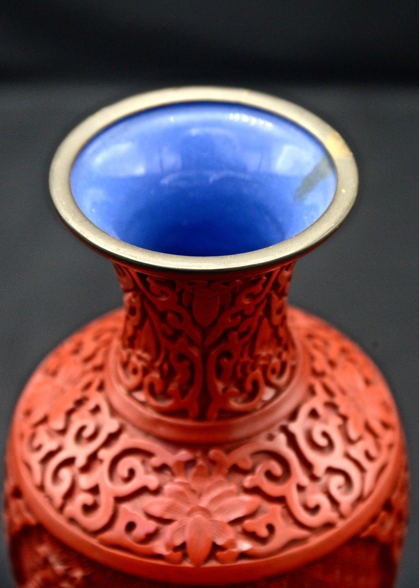 China Carved Red Lacquer Vase-photo-3