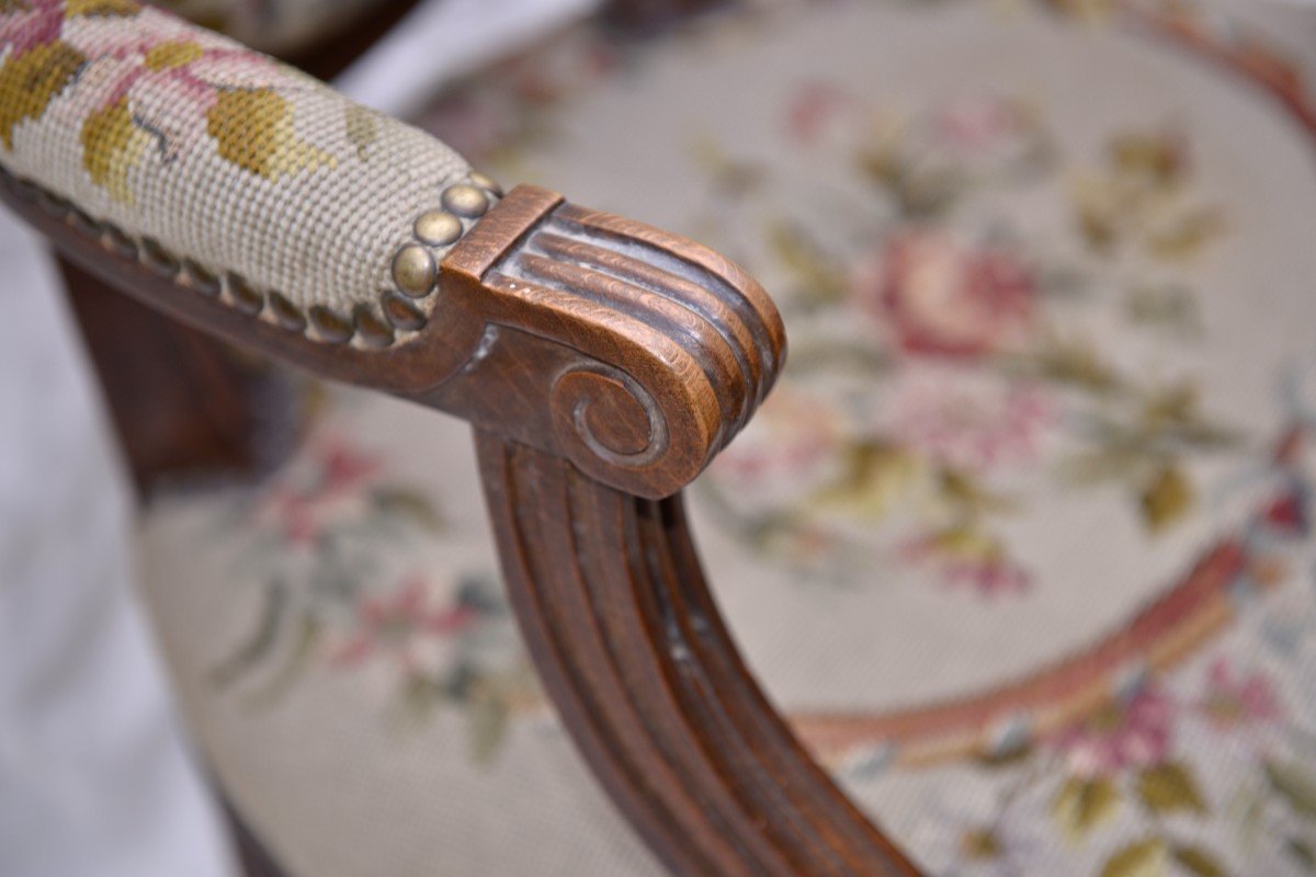 Louis XVI Style Medallion Backrest Armchair, 19th Century-photo-2