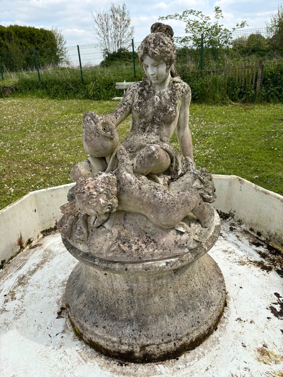 Stone Basin Fountain Decorated With Woman And Child -photo-2