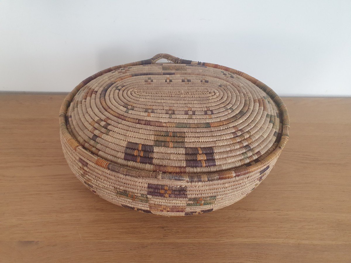 Covered Basket, Native American, Early 20th Century.-photo-3