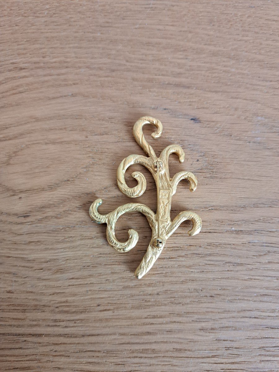 Yves Saint Laurent, Brooch, Golden Metal, XX°.-photo-1