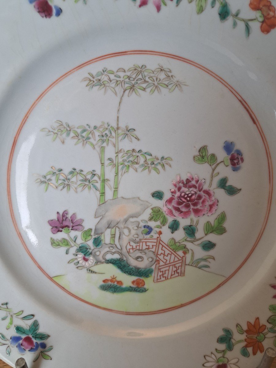 Assiette Compagnie Des Indes , Famille Rose , Chine , XVIII°. -photo-3