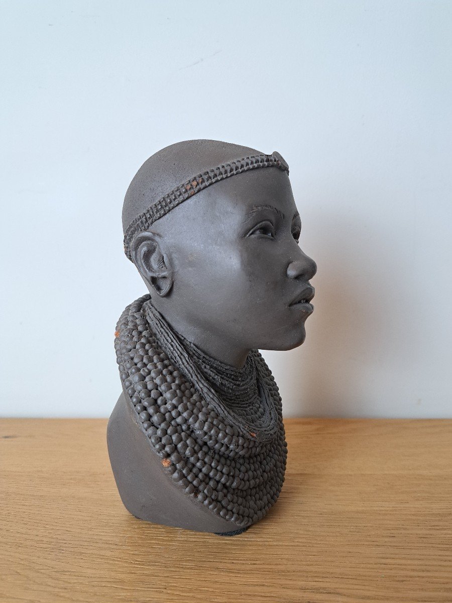 Ben Apollo, Maasai Woman, Statuette, Patinated Terracotta, 20th Century. -photo-1