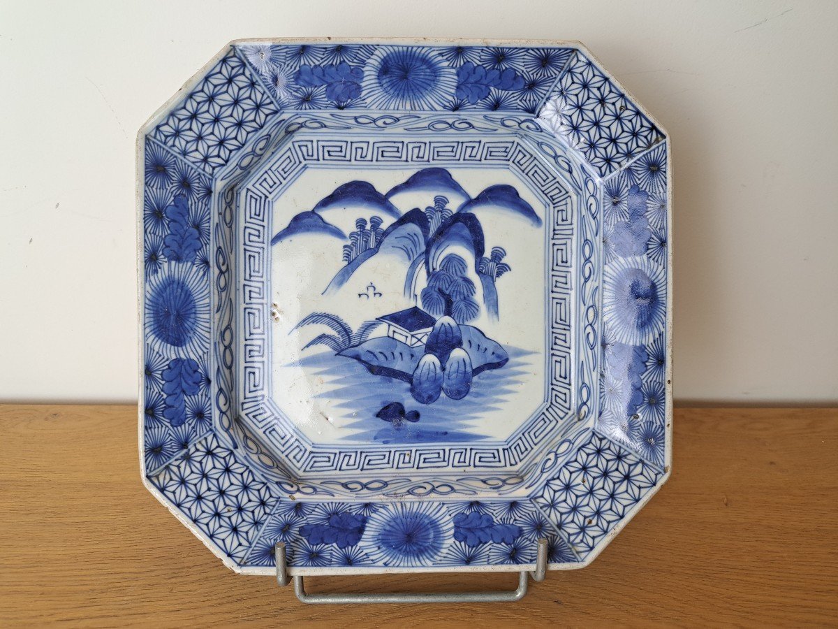 Japon , Plat Octogonal , Porcelaine , Blanc Bleu , XIX°. 