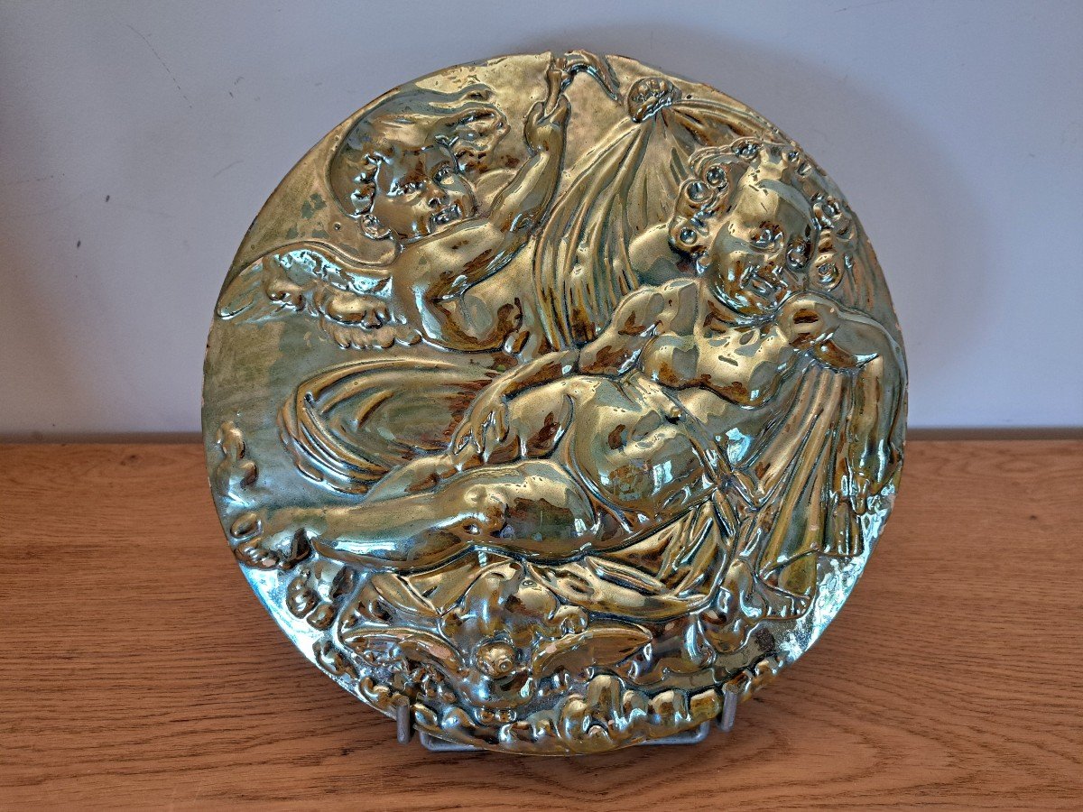 Tondo / Round Plate, Two Putti, Enameled Ceramic, Late 19th Century. 