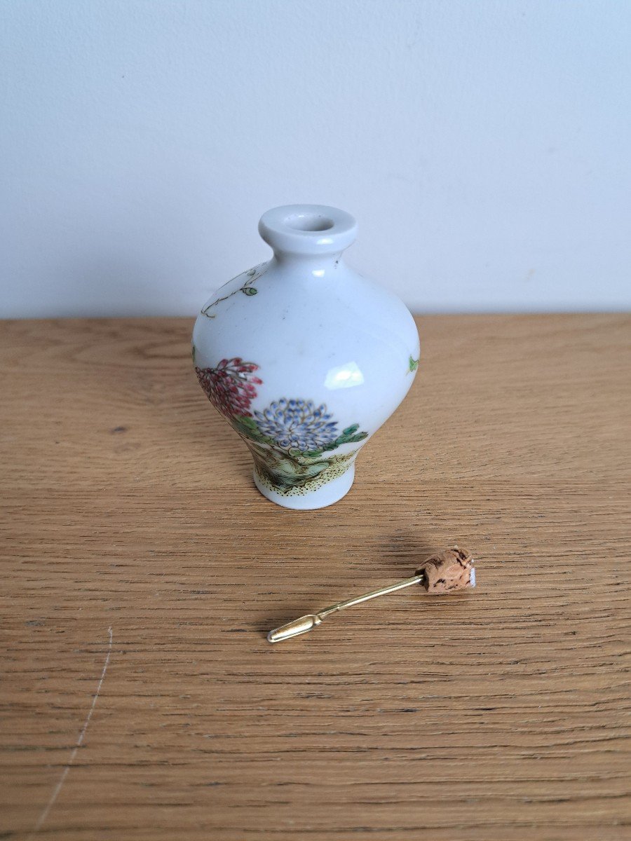 Snuffbox, Chrysanthemum And Birds, Porcelain, China, 20th Century. -photo-5