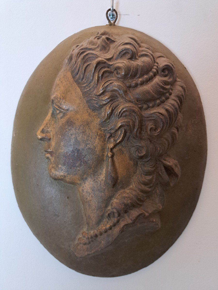 Marie De Medici, Patinated Cast Iron Medallion, 19th Century. -photo-4