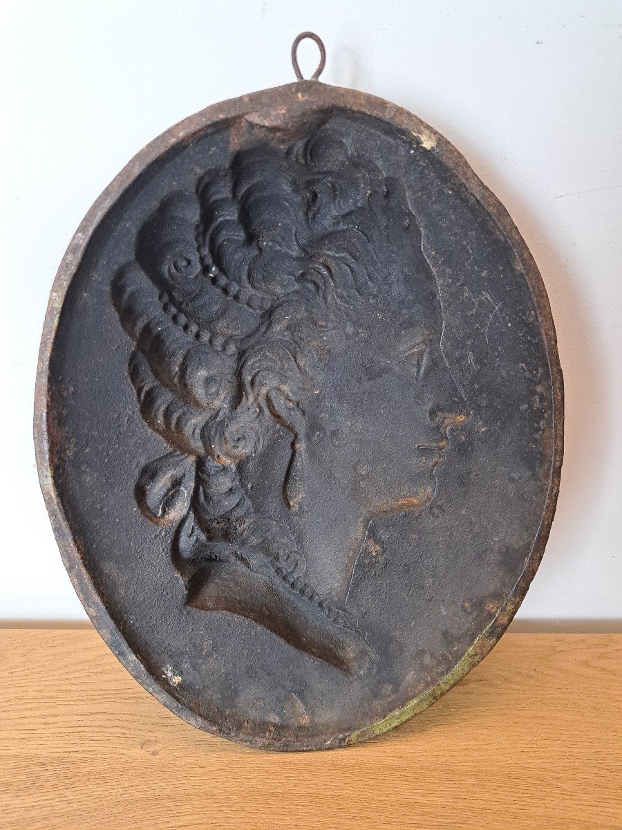 Marie De Medici, Patinated Cast Iron Medallion, 19th Century. -photo-1