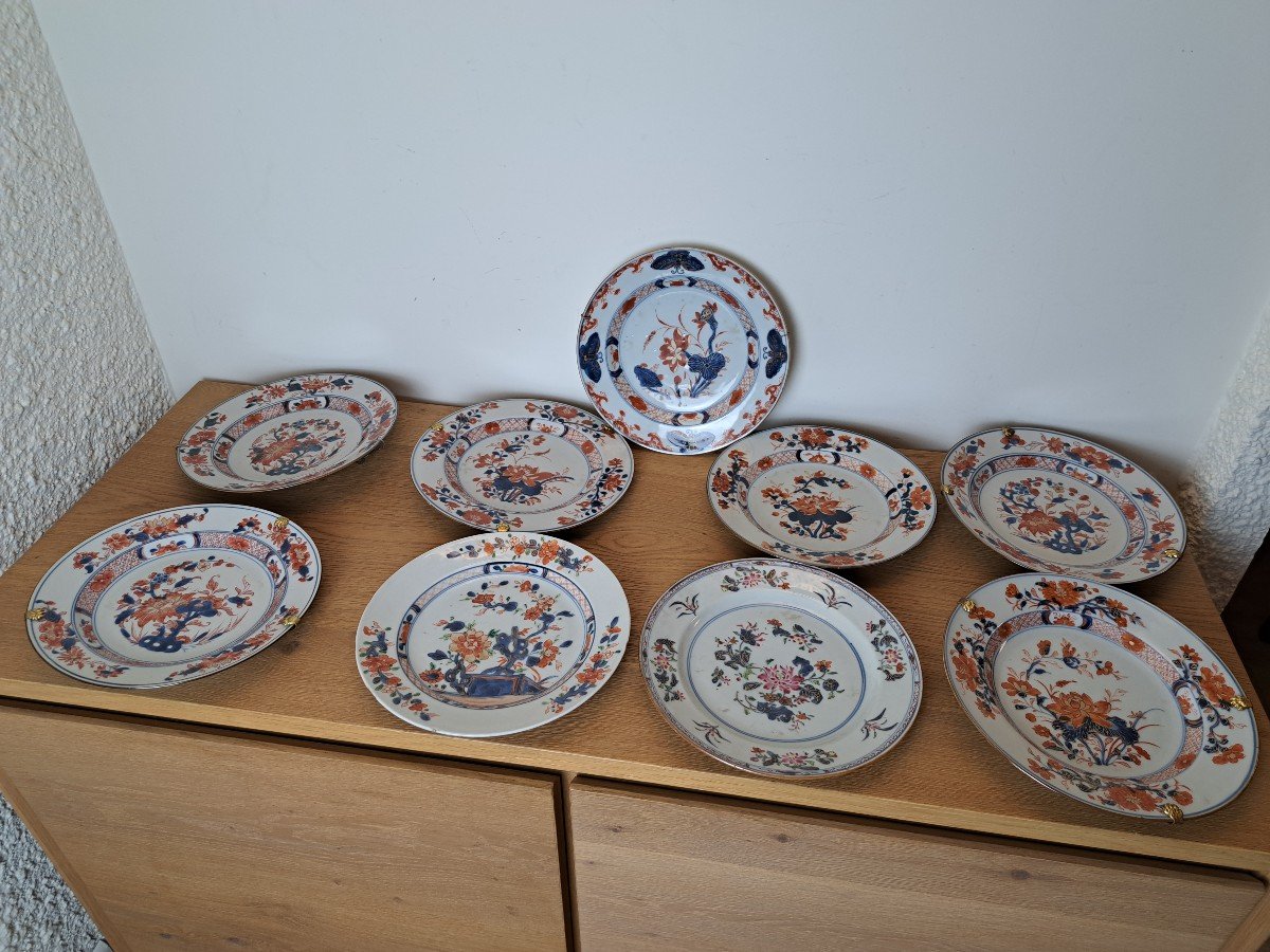 China, East India Company, 9 Porcelain Plates With Imari Decor, 18th Century. 