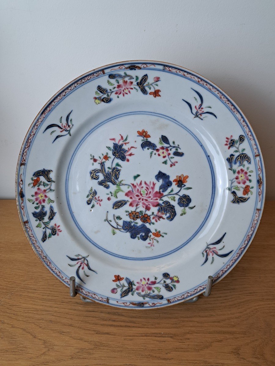 Assiette Compagnie Des Indes , Famille Rose , Porcelaine, XVIII°. -photo-2