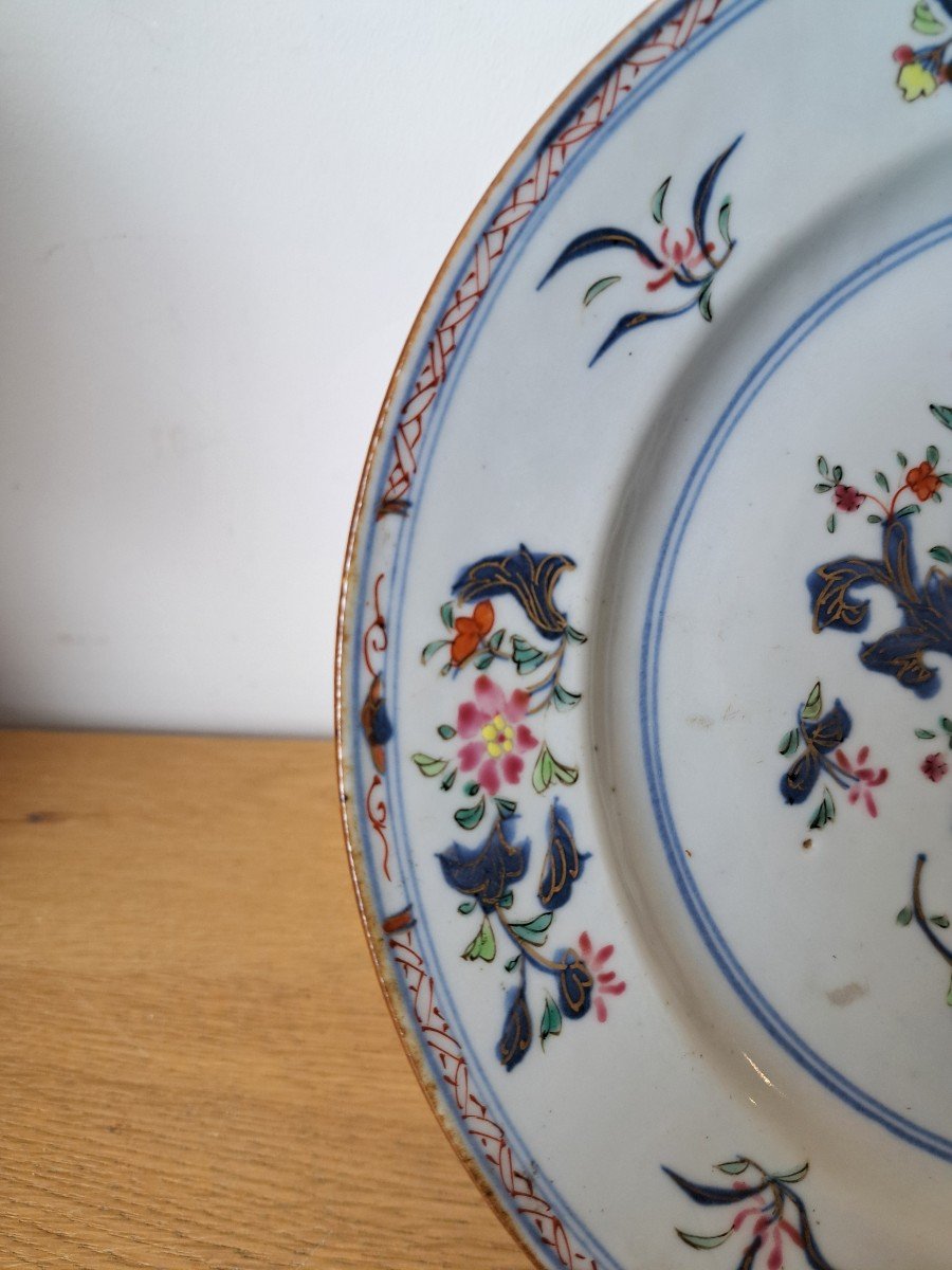 Assiette Compagnie Des Indes , Famille Rose , Porcelaine, XVIII°. -photo-4