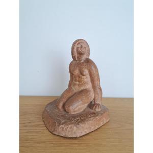 Serge Youriévitch, Young Crouching Woman, Terracotta, 20th Century. 