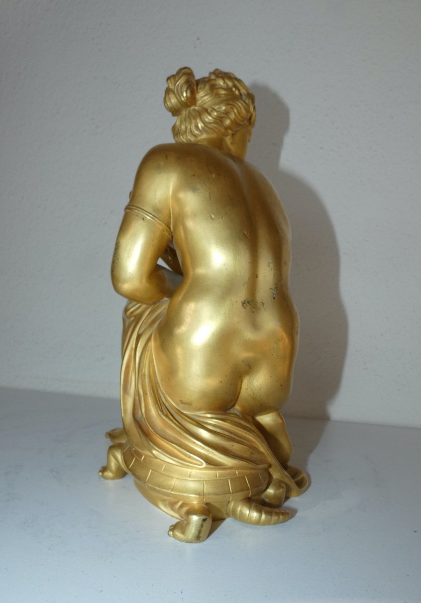 Sculpture En Bronze Dore Representant Une Femme Assise Sur Une Tortue - mythologique-photo-1