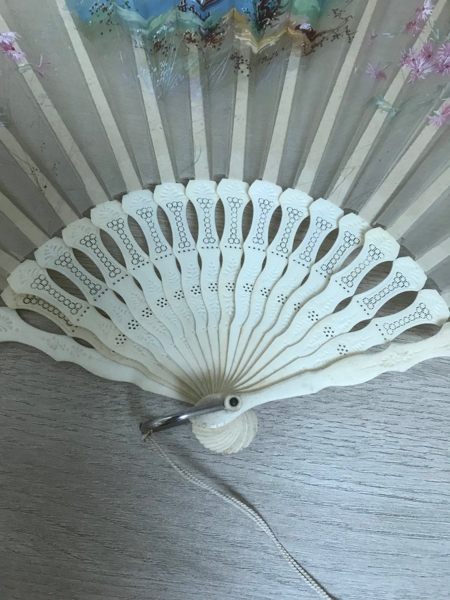 Very Pretty And Large Fan Painted On Tulle -photo-2