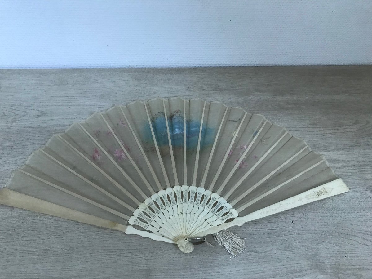 Very Pretty And Large Fan Painted On Tulle -photo-5