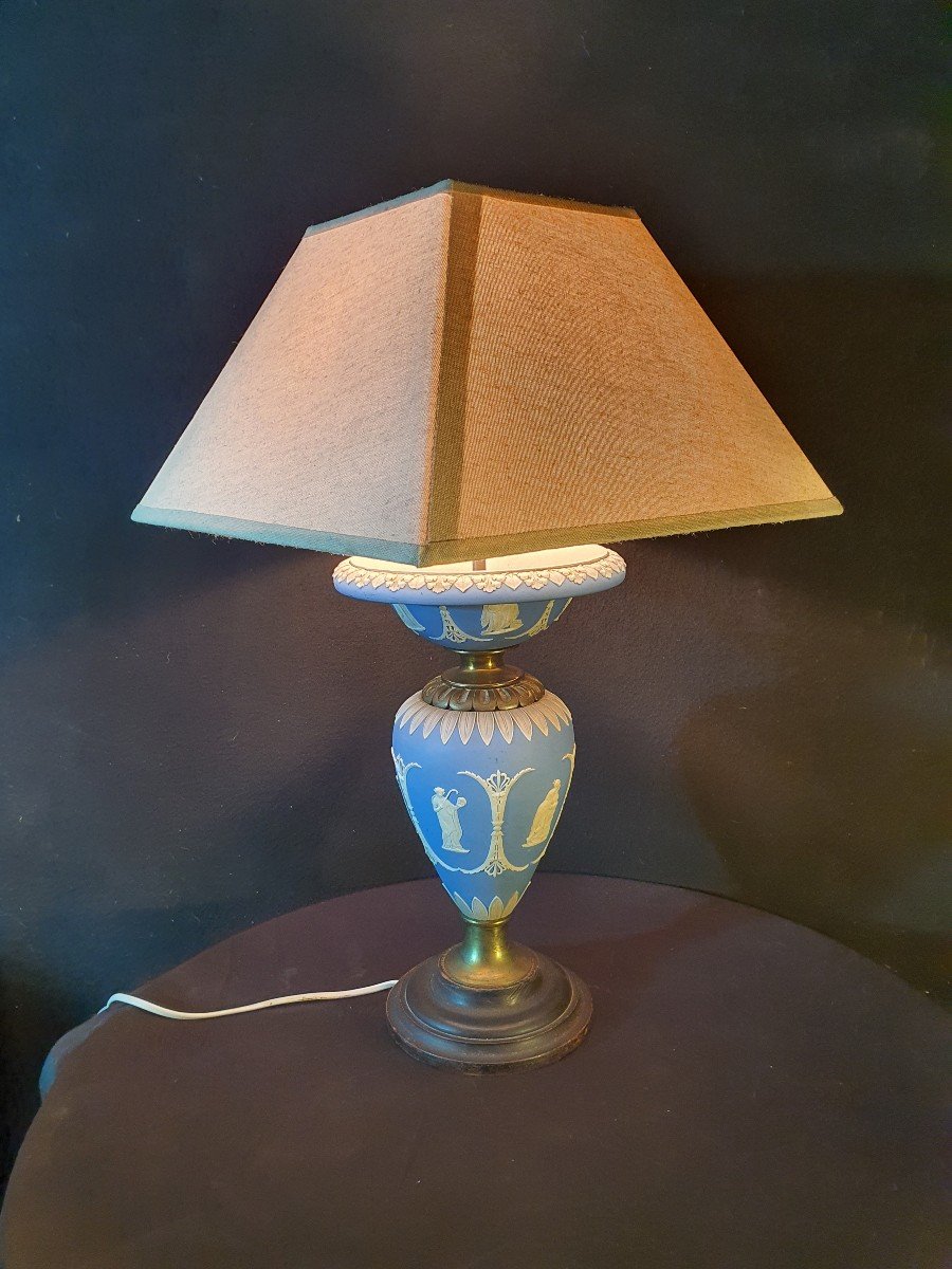 Neo Classic Wedgwood Porcelain Lamp. -photo-3