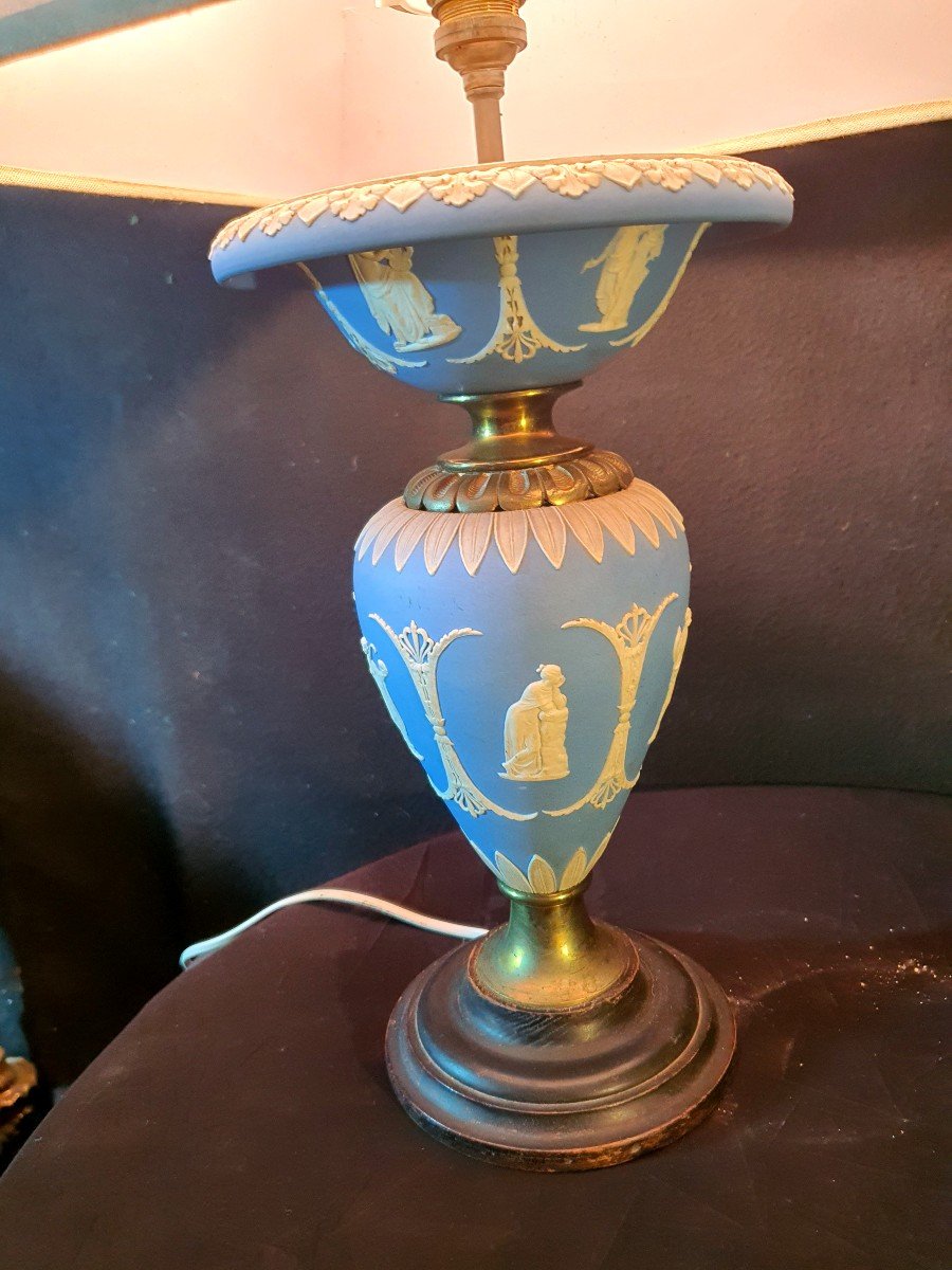 Neo Classic Wedgwood Porcelain Lamp. -photo-4