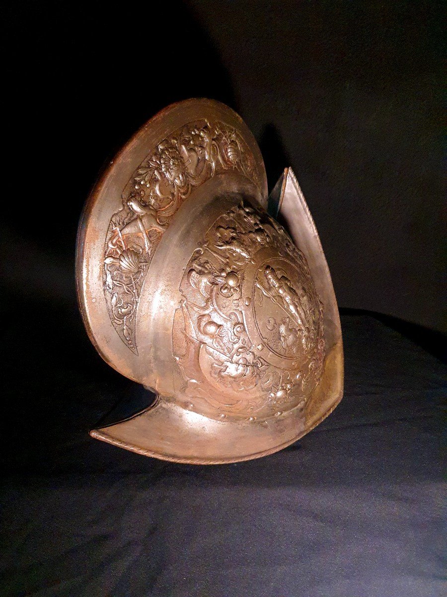 19th Century Medieval Morion Helmet. -photo-1