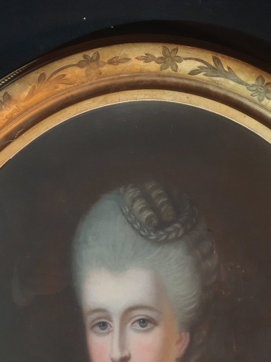 Very Large Pastel Portrait Of A Young Woman, Marie Antoinette, 18th Century. -photo-3