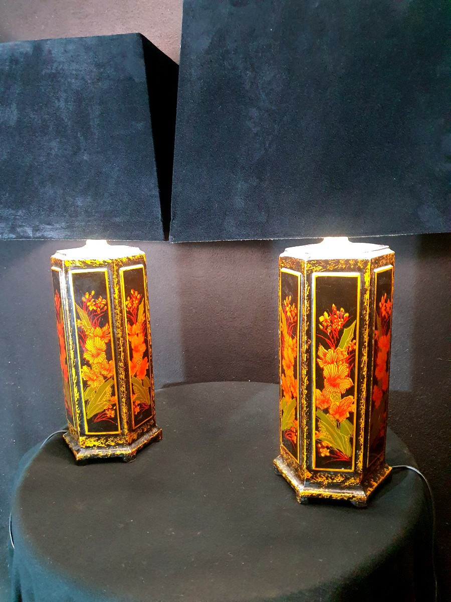 Pair Of Vintage Lacquered Wood Lamps With Chinese Flavor.-photo-2