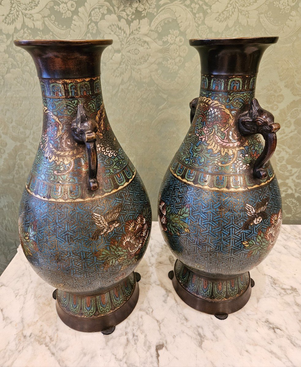 Paire De Vases Balustre En Cloisonnée. Chine Fin Du XIXeme Siècle. -photo-2