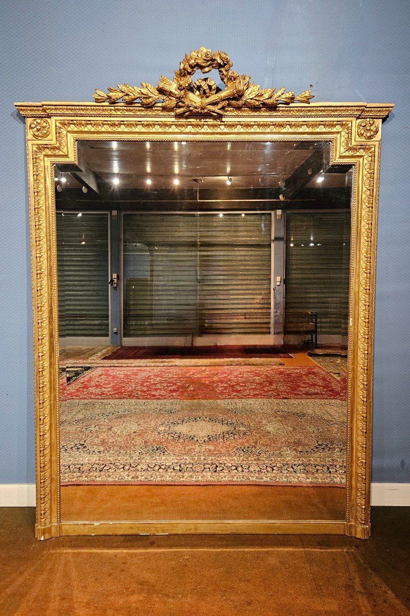 Important Miroir Doré De Style Louis XVI.  Hauteur :185 cm