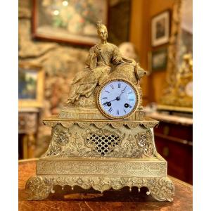 Charming Opium Smoker Clock