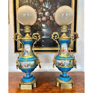 Paire d'Importantes Lampes En Porcelaine Napoleon III