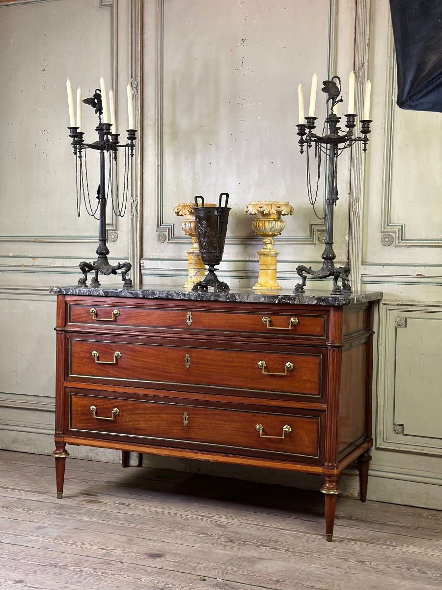 Commode Louis XVI En Acajou De Trois Couleurs, XVIIIème Siècle -photo-4