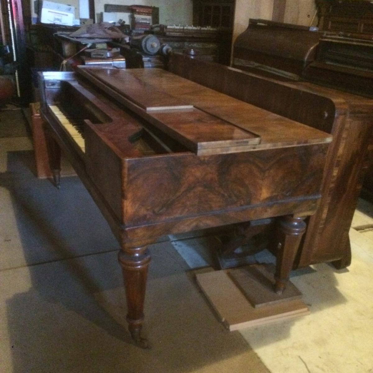 Piano Table Vers 1845 "huni Et Hubert" Zurich 