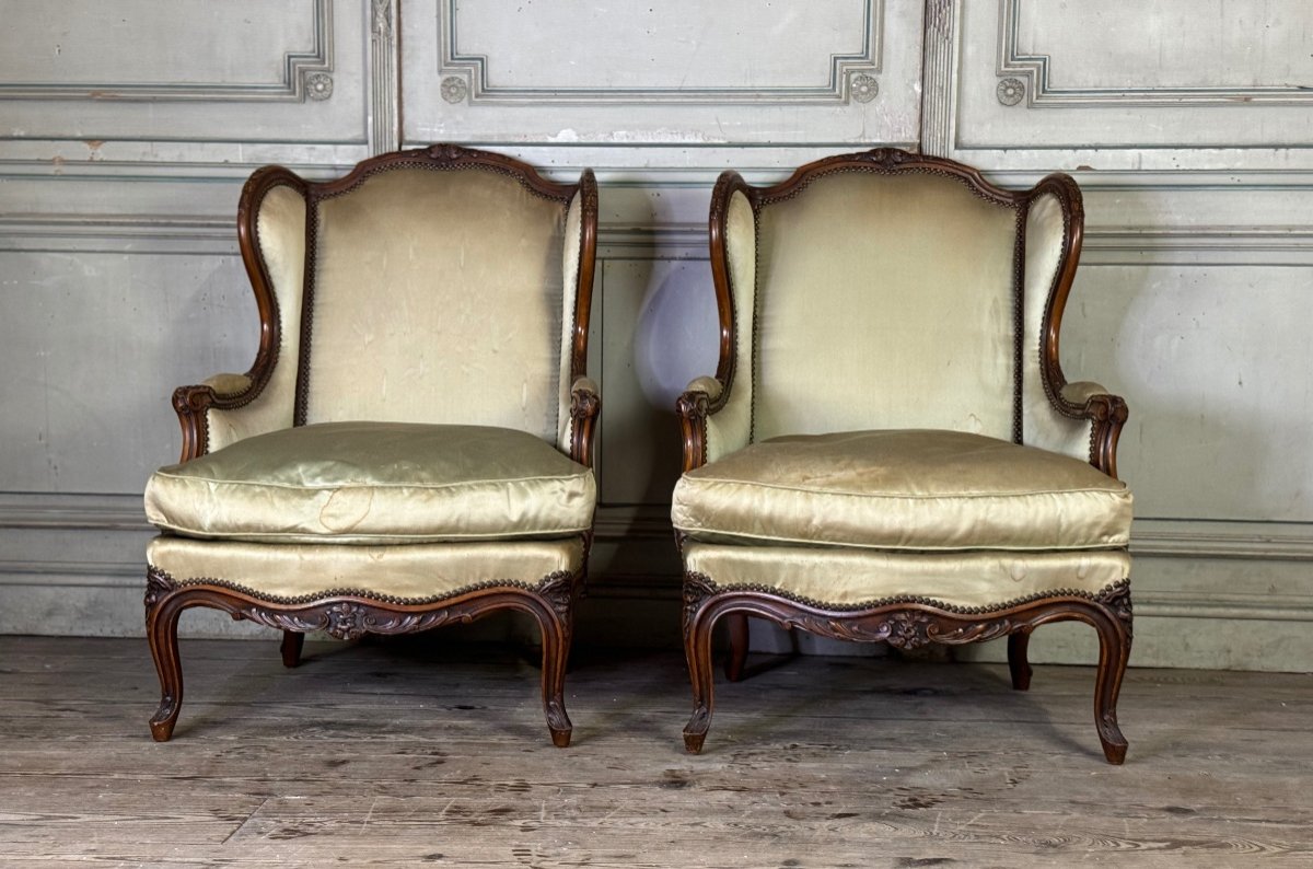 Pair Of Louis XV Style Bergeres In Finely Carved Walnut Around 1920-photo-2