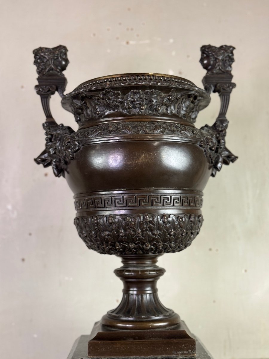 Patinated Bronze Vase With Handles Topped With Two-headed Busts 19th Century -photo-2