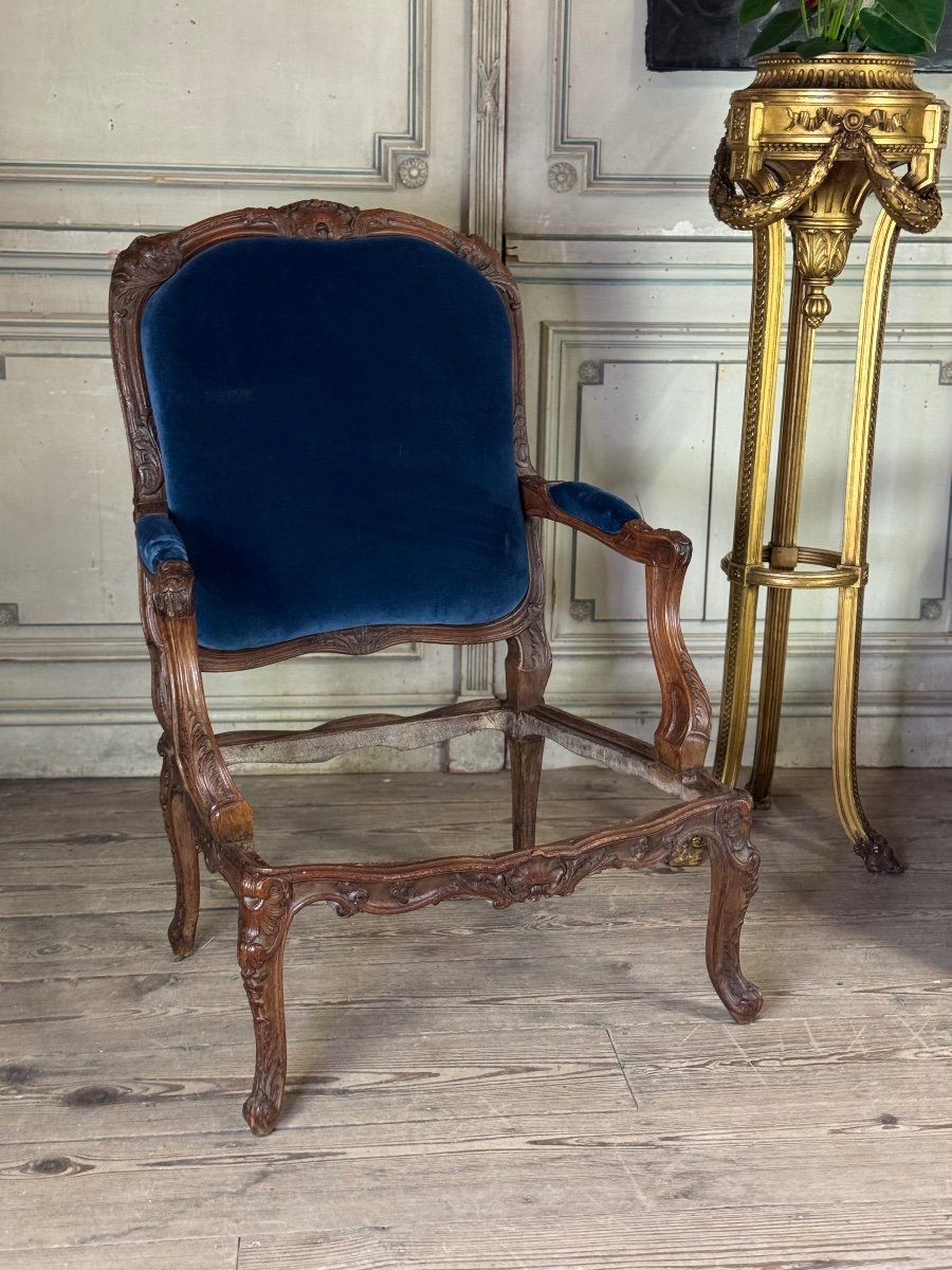 Paire De Fauteuils à La Reine Louis XV En Bois Fruitier Sculpté, Début Du XVIIIème Siècle-photo-2