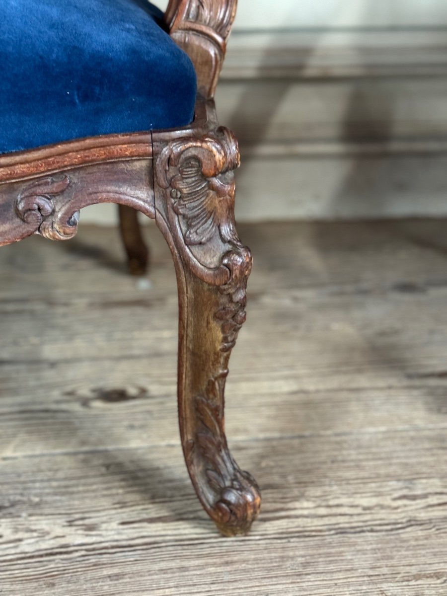 Paire De Fauteuils à La Reine Louis XV En Bois Fruitier Sculpté, Début Du XVIIIème Siècle-photo-2