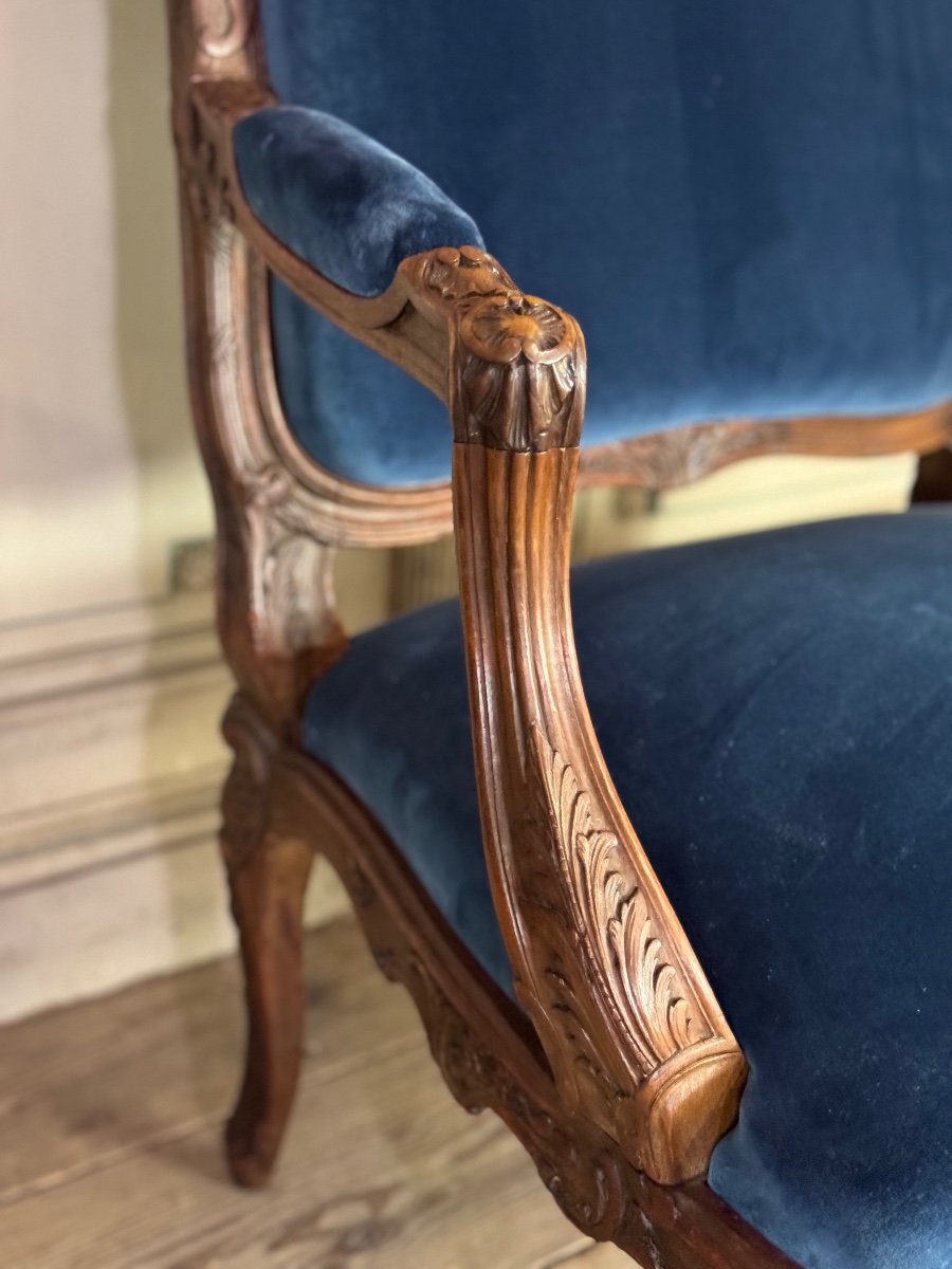 Paire De Fauteuils à La Reine Louis XV En Bois Fruitier Sculpté, Début Du XVIIIème Siècle-photo-4