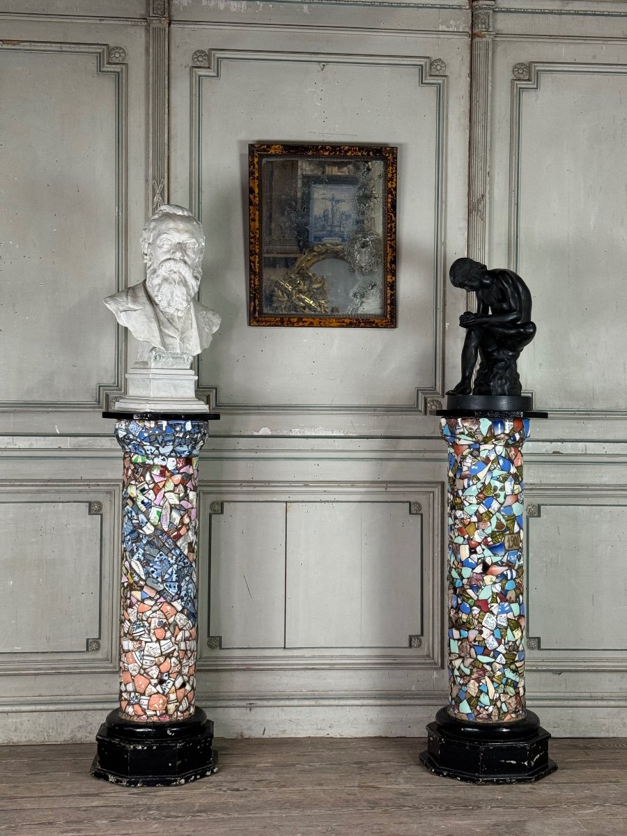 Paire De Colonnes Garnies De Fragments De Faïences Et Porcelaines, Art Populaire Vers 1900-photo-2