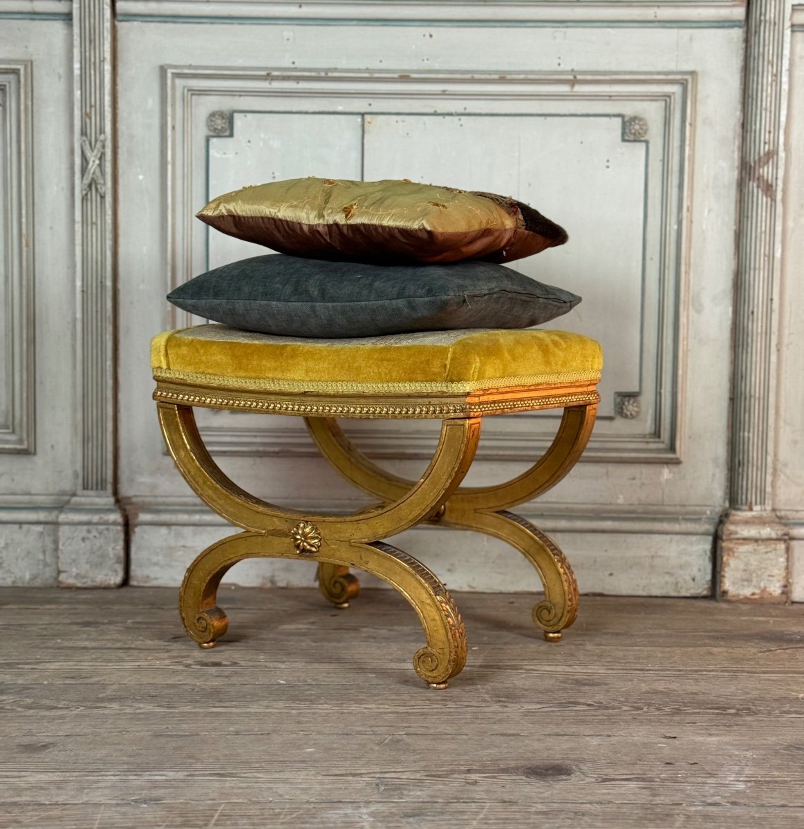 Tabouret En Bois Sculpté Et Doré De Style Louis XVI Vers 1880