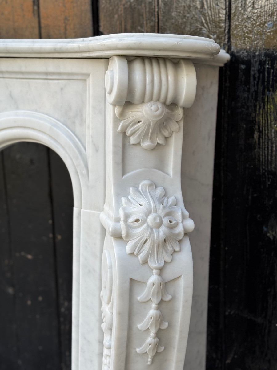 Louis XV Style Fireplace In Carrara Marble, Circa 1980 -photo-3