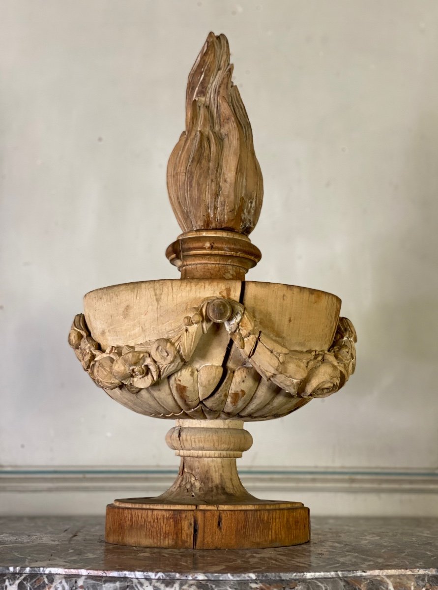 Pot à Feu En Bois Sculpté, Fin XVIIIème Siècle 