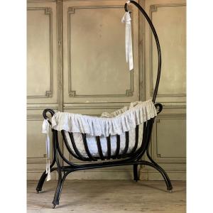 Cradle In Curved Beech By Thonet, Circa 1900