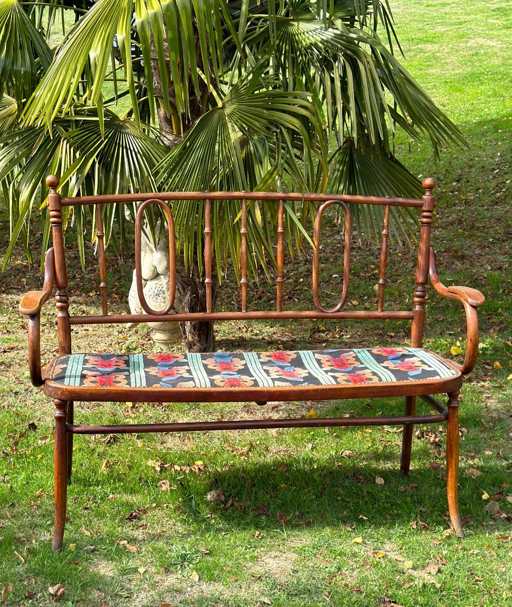 Elegance And Rare Bentwood And Rattan Bench By Michael Thonet, Vienna, Circa 1920