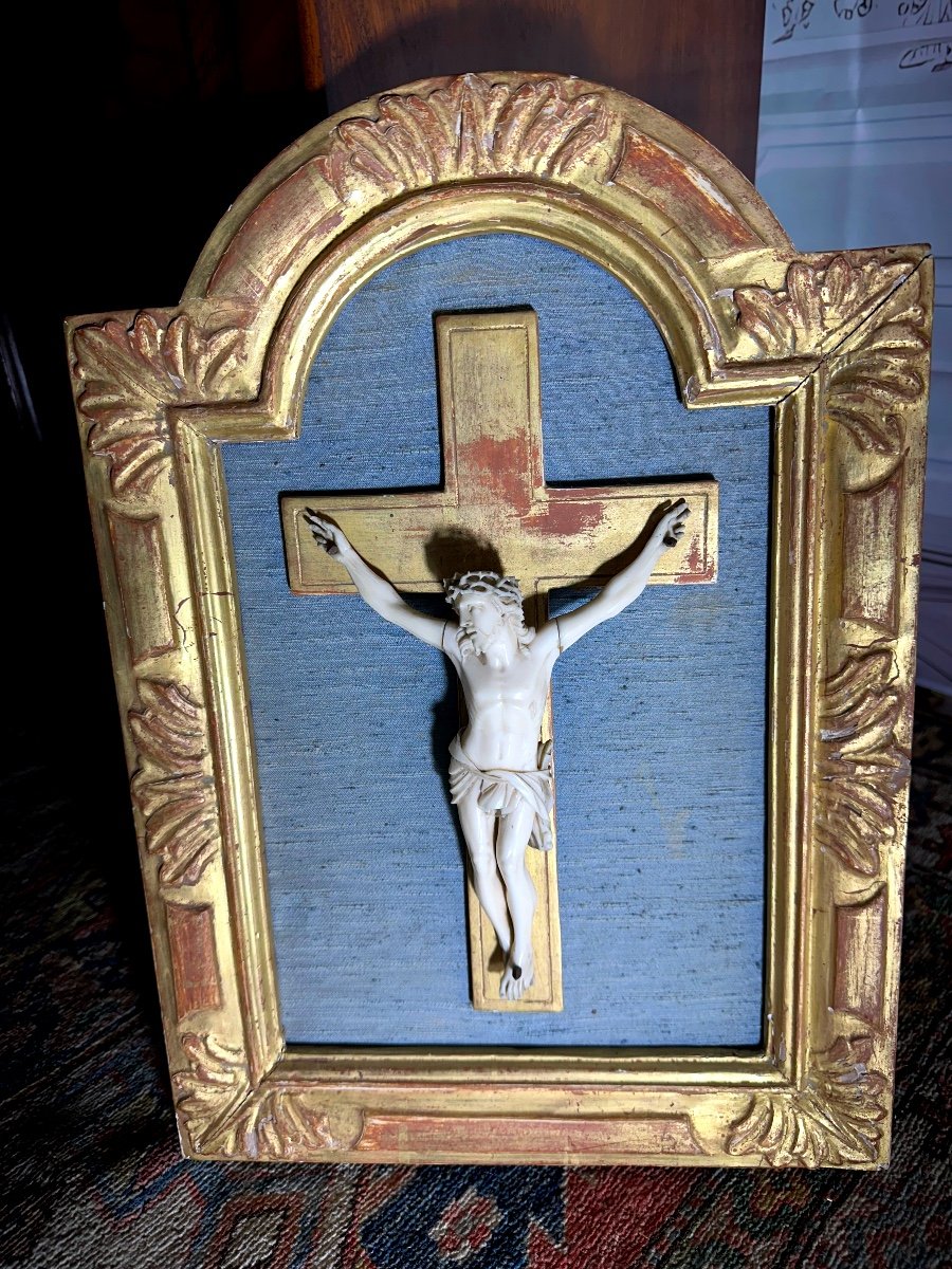 Christ En Ivoire De Morse, Crucifix  sur de Fond De Lit d'époque Louis XV 18e-photo-1