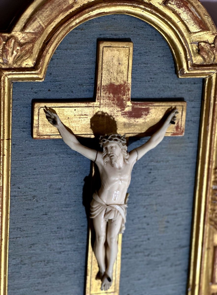 Christ En Ivoire De Morse, Crucifix  sur de Fond De Lit d'époque Louis XV 18e-photo-2