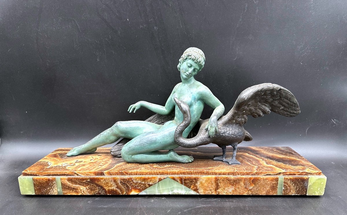  Sculpture Of Leda And The Swan 